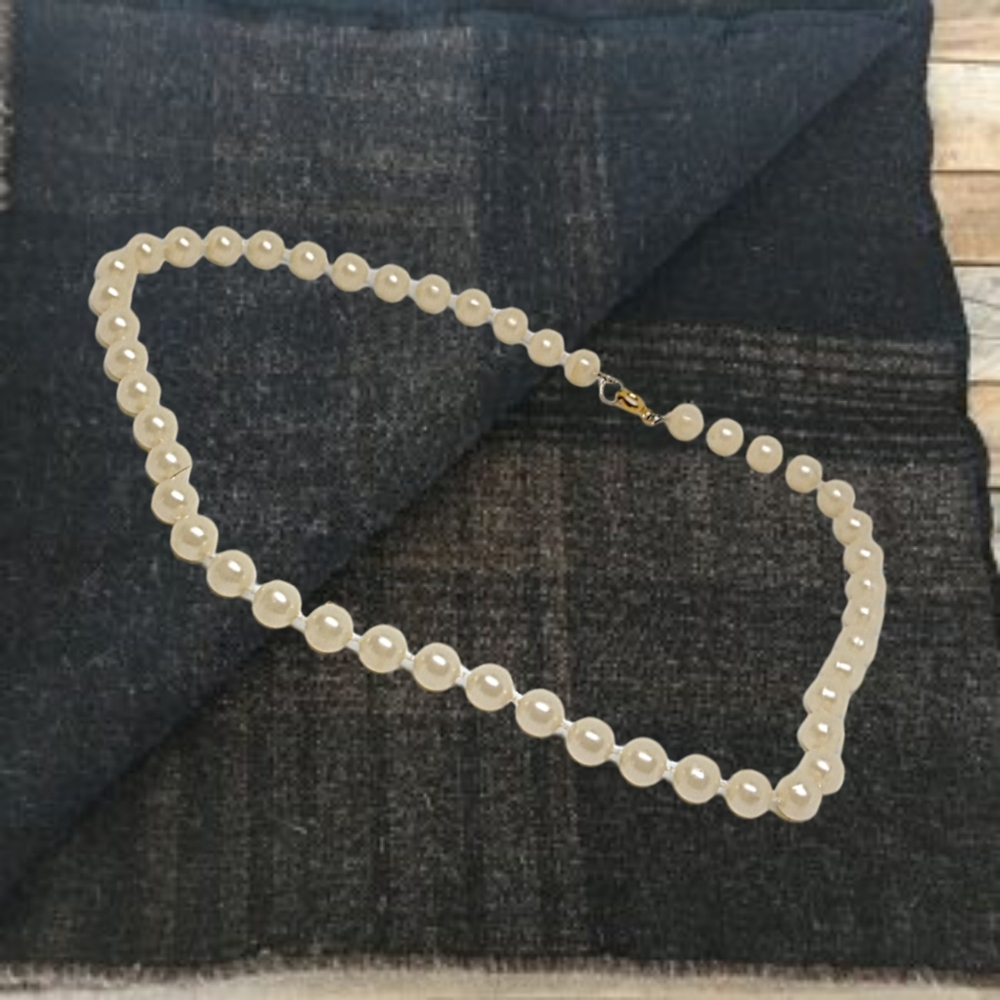 Faux Pearls Choker/Necklace